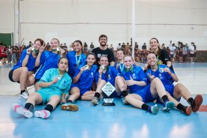 Col&eacute;gio Unochapec&oacute; &eacute; campe&atilde;o do futsal feminino 15 a 17 nos Jogos Escolares