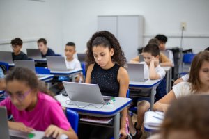 Rede Municipal de Ensino realiza primeira etapa do Avalia Chapec&oacute;