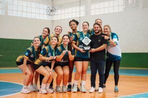 Col&eacute;gio Marista &eacute; campe&atilde;o municipal no handebol feminino (15 a 17 anos)