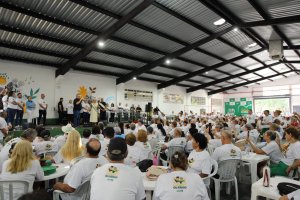 Cidade do Idoso: participantes recebem camiseta