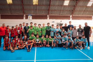 Logos&oacute;fico &eacute; campe&atilde;o do basquete 12 a 14 anos na fase municipal do JESC