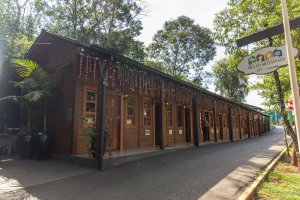 Artes&atilde;os celebram um ano da Vila em Chapec&oacute;