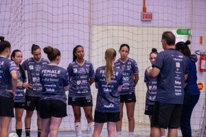 PMC/Female/UNO recebe o Stein Cascavel pela Liga Feminina de Futsal