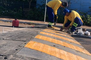 Prefeitura de Chapec&oacute; instala primeira lombada pr&eacute;-moldada