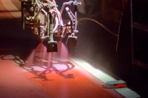 Prefeitura de Chapec&oacute; executa servi&ccedil;os de pintura e limpeza tamb&eacute;m durante a noite