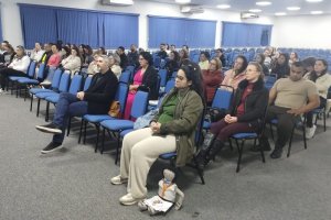 Capacita&ccedil;&atilde;o re&uacute;ne fam&iacute;lias no Centro de Eventos