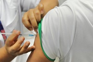 Vacina&ccedil;&atilde;o contra gripe ganha a&ccedil;&otilde;es extras no fim de semana