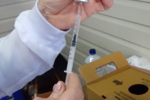 Vacina&ccedil;&atilde;o itinerante aplica 1.289 doses em Chapec&oacute;