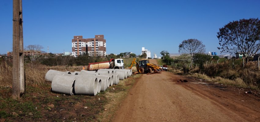  Iniciam obras de asfalto na Rua Barão do Branco