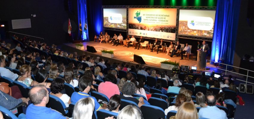 Congresso de Secretarias de Sa&uacute;de de SC segue at&eacute; sexta em Chapec&oacute;