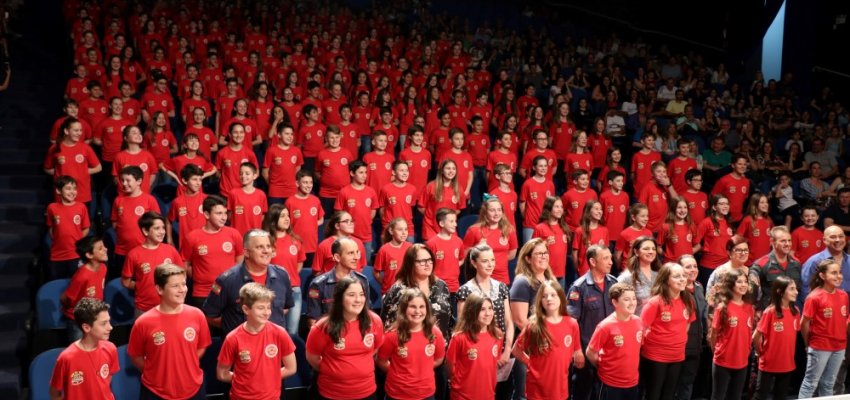 Formatura do projeto Bombeiro Mirim &eacute; realizada em Chapec&oacute;