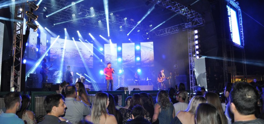 Bruno e Marrone cantam clássicos do repertório na EFAPI 2017