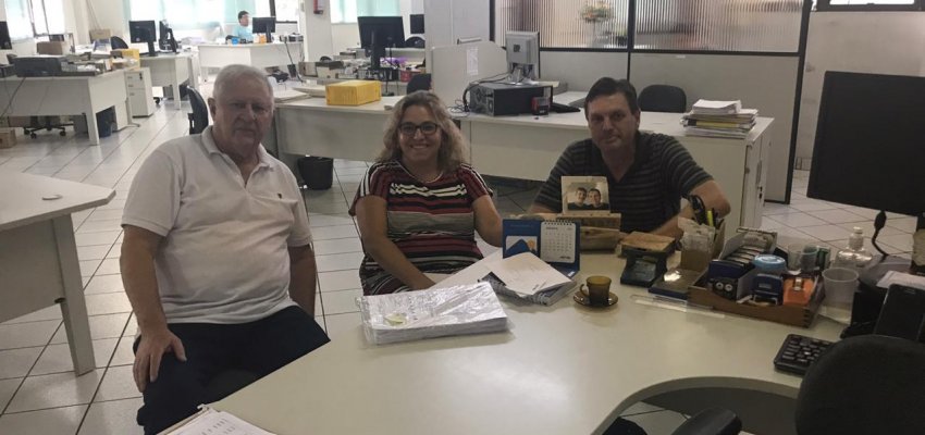 Conquista de um século: Documentos da Regularização da Baronesa são entregues ao Incra