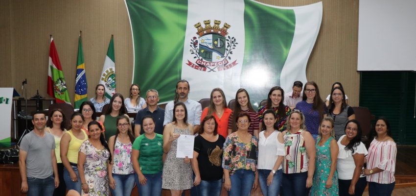 Novos professores s&atilde;o empossados em Chapec&oacute; 