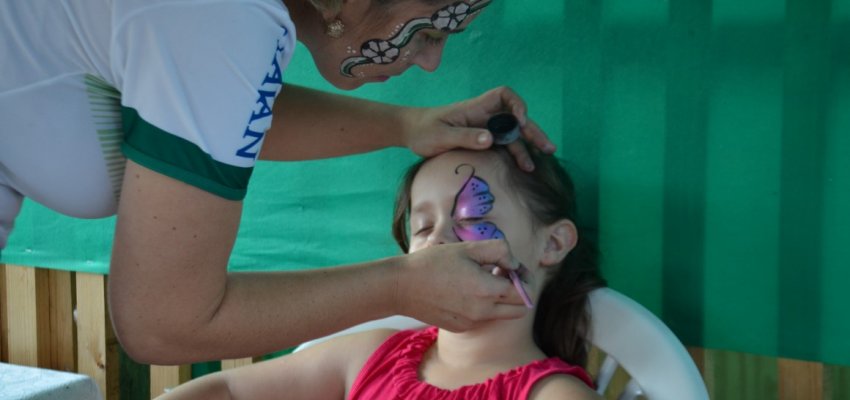 Domingo na Pra&ccedil;a re&uacute;ne milhares de pessoas