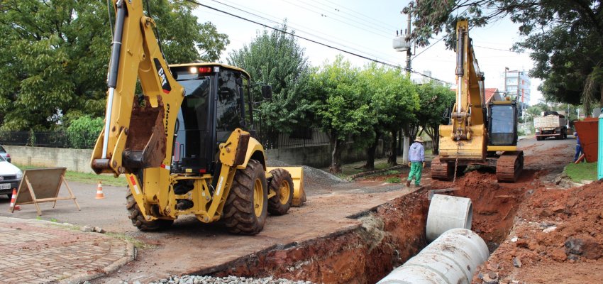 M&atilde;os &agrave; obra: Drenagem ir&aacute; conter alagamentos na rua Marechal Deodoro 