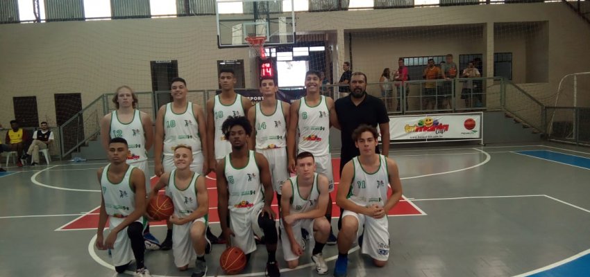  Basquete arranca com vitória no Estadual
