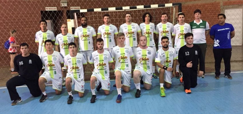 Handebol participa de campeonatos 