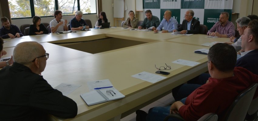 Andamento das obras e novas licitações são discutas pela CCO da Efapi