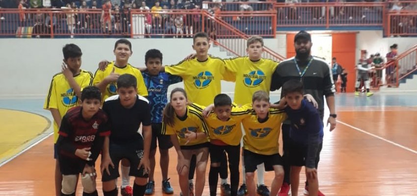 Equipes do Programa Atleta do Futuro disputam Copa Amizade de Futsal
