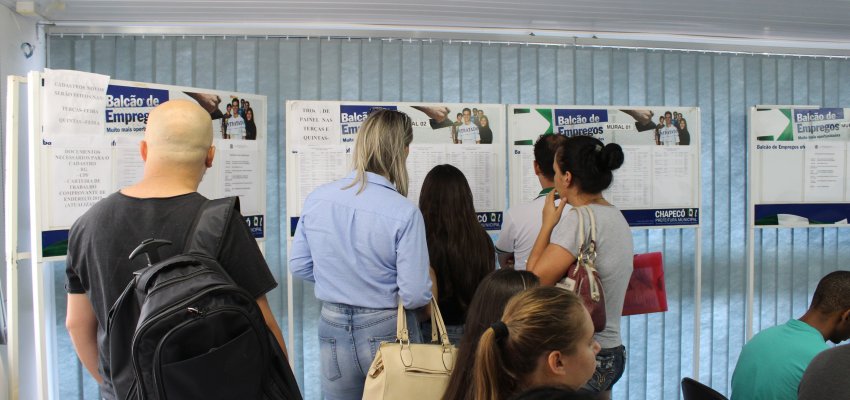 Balcão de empregos está com 172 vagas abertas. Confira!
