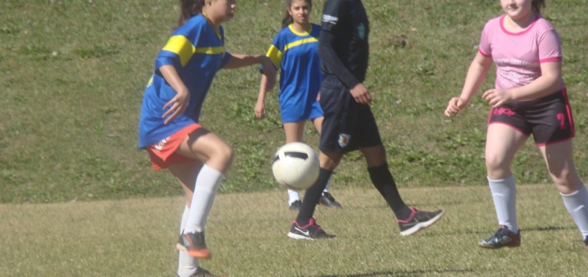 Moleque Bom de Bola feminino define finalistas