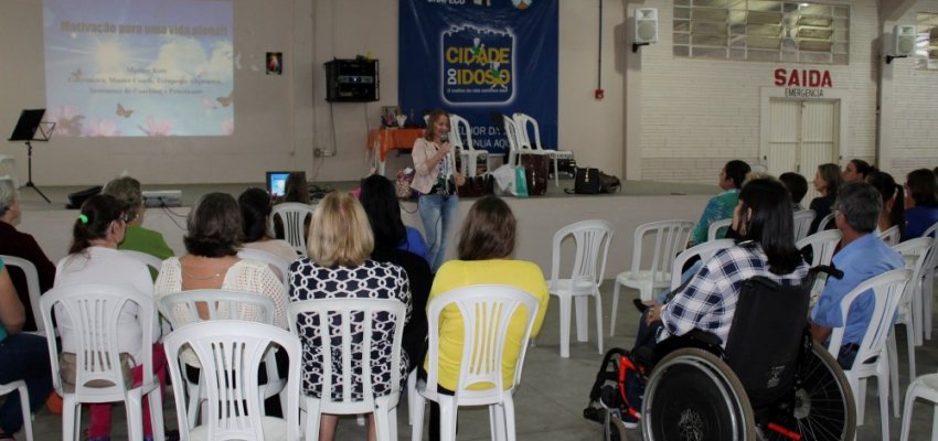 Evento comemora Dia do Artesão em Chapecó