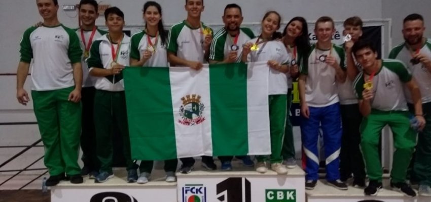 Karate de Chapecó fatura seis ouros no Estadual