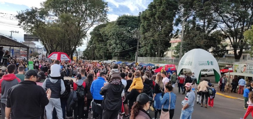 Aproximadamente cinco mil pessoas estiveram no �Cidade em Movimento�