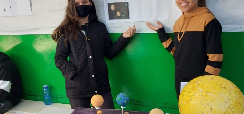 Mostra de Conhecimento instiga alunos a aprender por meio da pesquisa