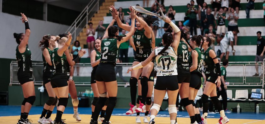 Prefeitura de Chapec&oacute;/ACV/Unoesc vence mais uma partida pela Superliga B