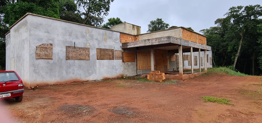 Administra&ccedil;&atilde;o far&aacute; nova licita&ccedil;&atilde;o para concluir unidades de sa&uacute;de