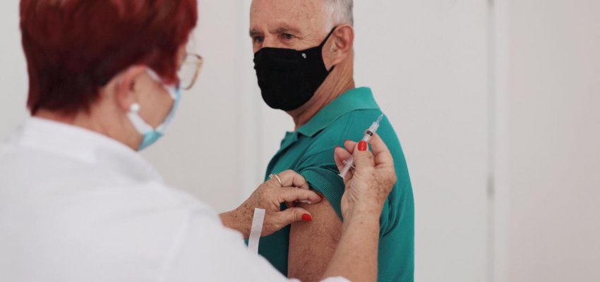 Neste sábado tem vacinação para 51 anos ou mais, em Chapecó