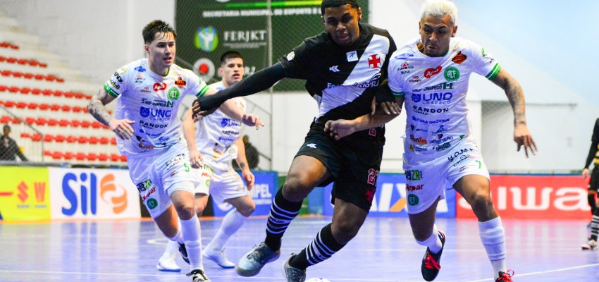 Prefeitura de Chapec&oacute;/Chapecoense/Unochapec&oacute; volta a liderar no Brasileiro