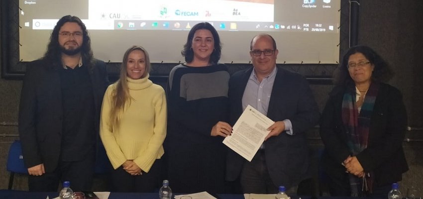 Prefeitura assina termo de cooperação com o Conselho de Arquitetura de SC