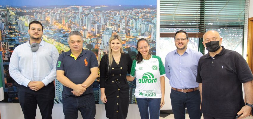 Prefeito recebe integrantes do Instituto Smart Citizen