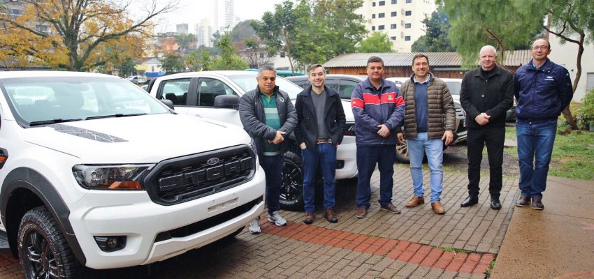 Prefeitura e PM Ambiental recebem ve&iacute;culos para fiscaliza&ccedil;&atilde;o ambiental