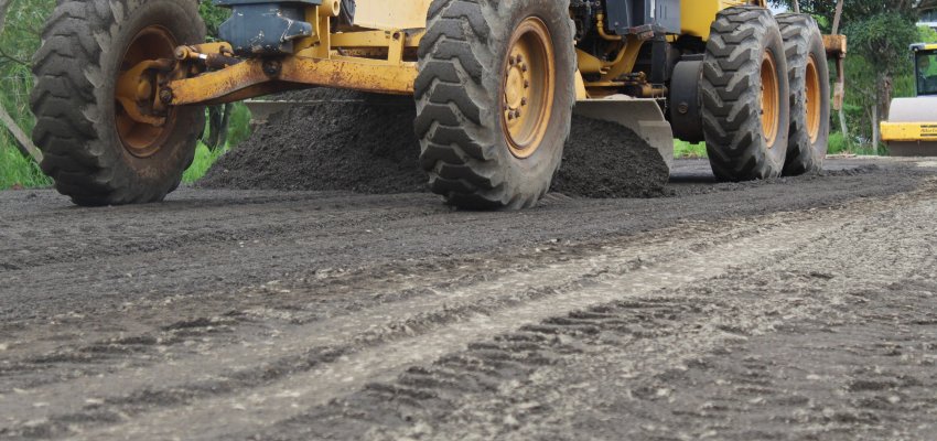 Programa Minha Rua Mais Bonita agiliza pavimenta&ccedil;&atilde;o asf&aacute;ltica