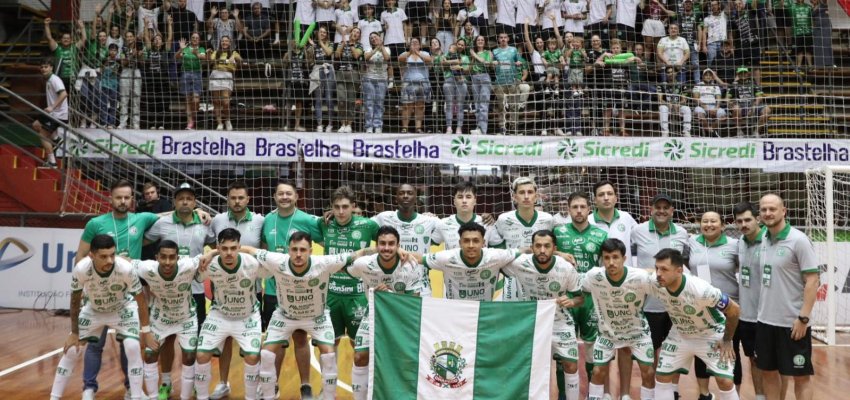 Chape Futsal faz mutir&atilde;o de associa&ccedil;&otilde;es e inaugura loja oficial