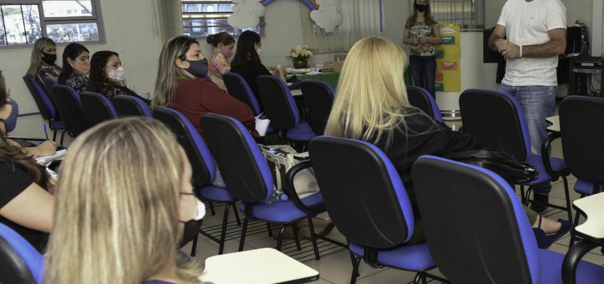 Secretaria de Educação realiza novo encontro de formação continuada