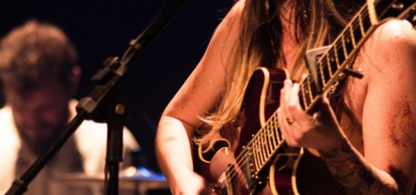 Edital de Fomento: Amanda Cadore lan&ccedil;a seu primeiro disco autoral