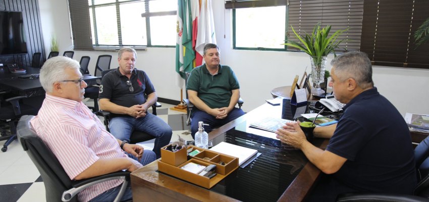 Prefeito de Chapecó reassume cargo e reúne secretários