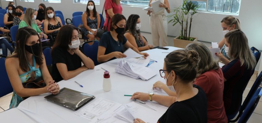 Secretaria de Educação dá posse aos novos professores