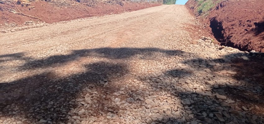 Secretaria de Desenvolvimento Rural realiza alargamento e melhoria de estradas