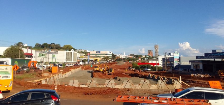 Inicia a montagem da estrutura do Elevado da Bandeira