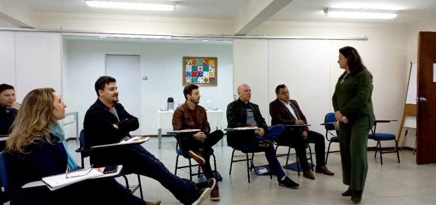 Educação faz visita técnica para adequações do material didático