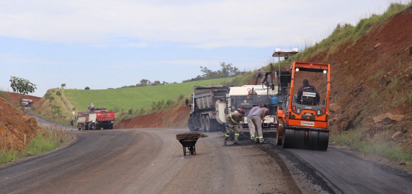 Inicia a pavimenta&ccedil;&atilde;o no Contorno Vi&aacute;rio Extremo Oeste
