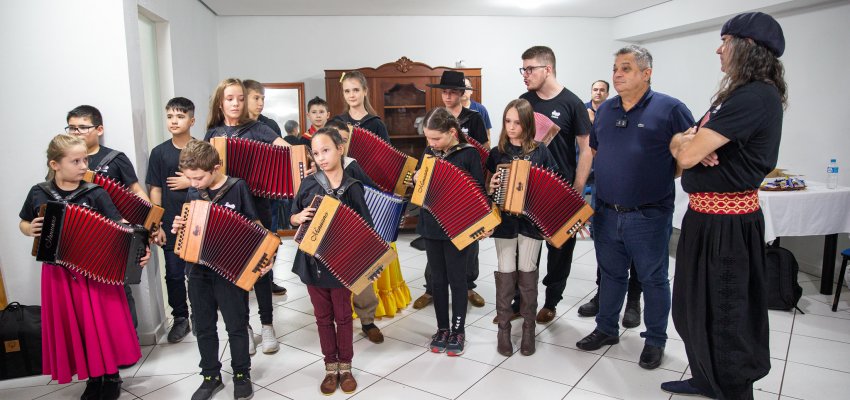 Projeto F&aacute;brica de Gaiteiros &eacute; lan&ccedil;ado em Chapec&oacute;