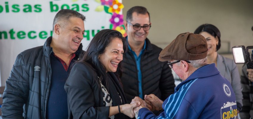Prefeitura de Chapec&oacute; entrega &oacute;culos gratuitos para 170 idosos