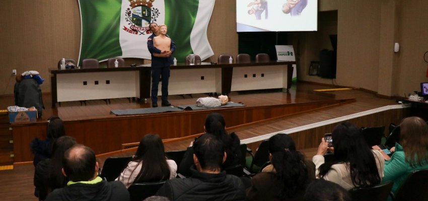 Professores participam de forma&ccedil;&atilde;o em primeiros socorros